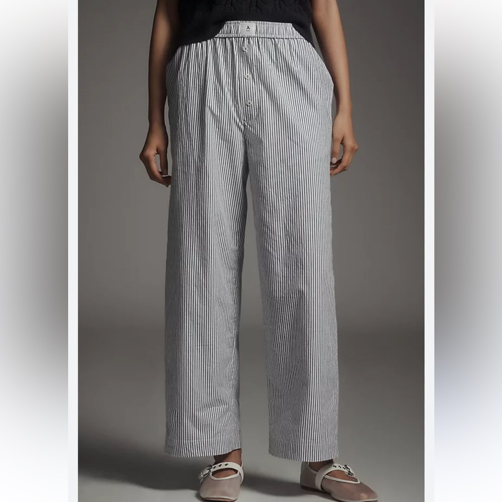 Anthropologie The Wren Boxer Pants size medium pin stripe white & navy